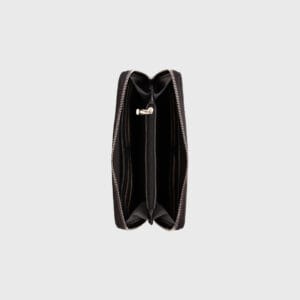 01-duke-inside-black-s